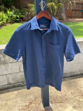 Eddie Bauer Button Down in a Deep Blue Textured Knit - Men's Small